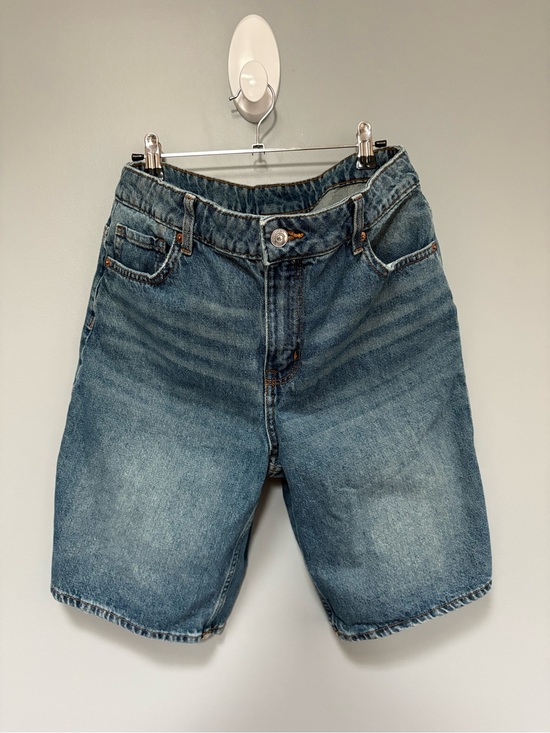 H&M Pants - H&M Divided Trendy‎ Women’s Med Wash Blue Denim Jeans Contrast Stitching Size 6